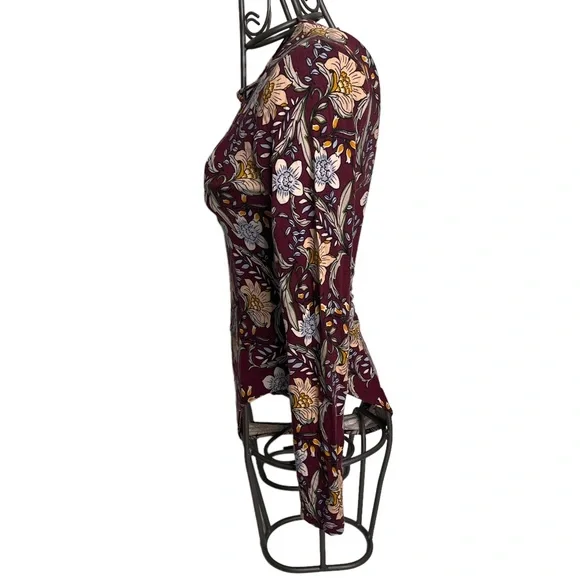 Forever 21 Long Sleeve Floral Boho Plunging Criss Cross Body Suit Size Small - Picture 4 of 13